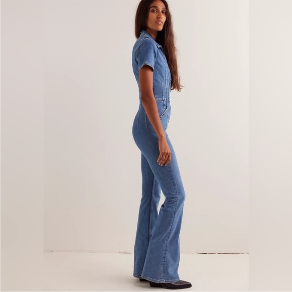 ๐ Free People We the Free Jayde Flare Denim Jumpsuit in Sunburst Combo ๐ฅSize M - Picture 6 of 8